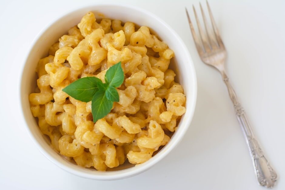 Macarrão com queijo simples