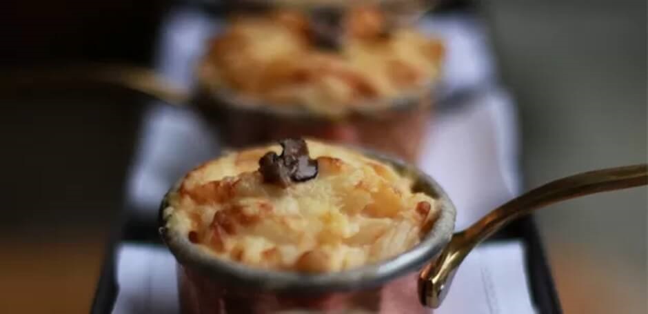 Macarrão com queijo trufado